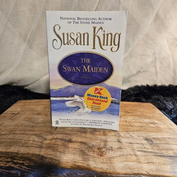 🦢 The Swan Maiden: A Tale of Enchantment and Romance - Picture 1 of 6